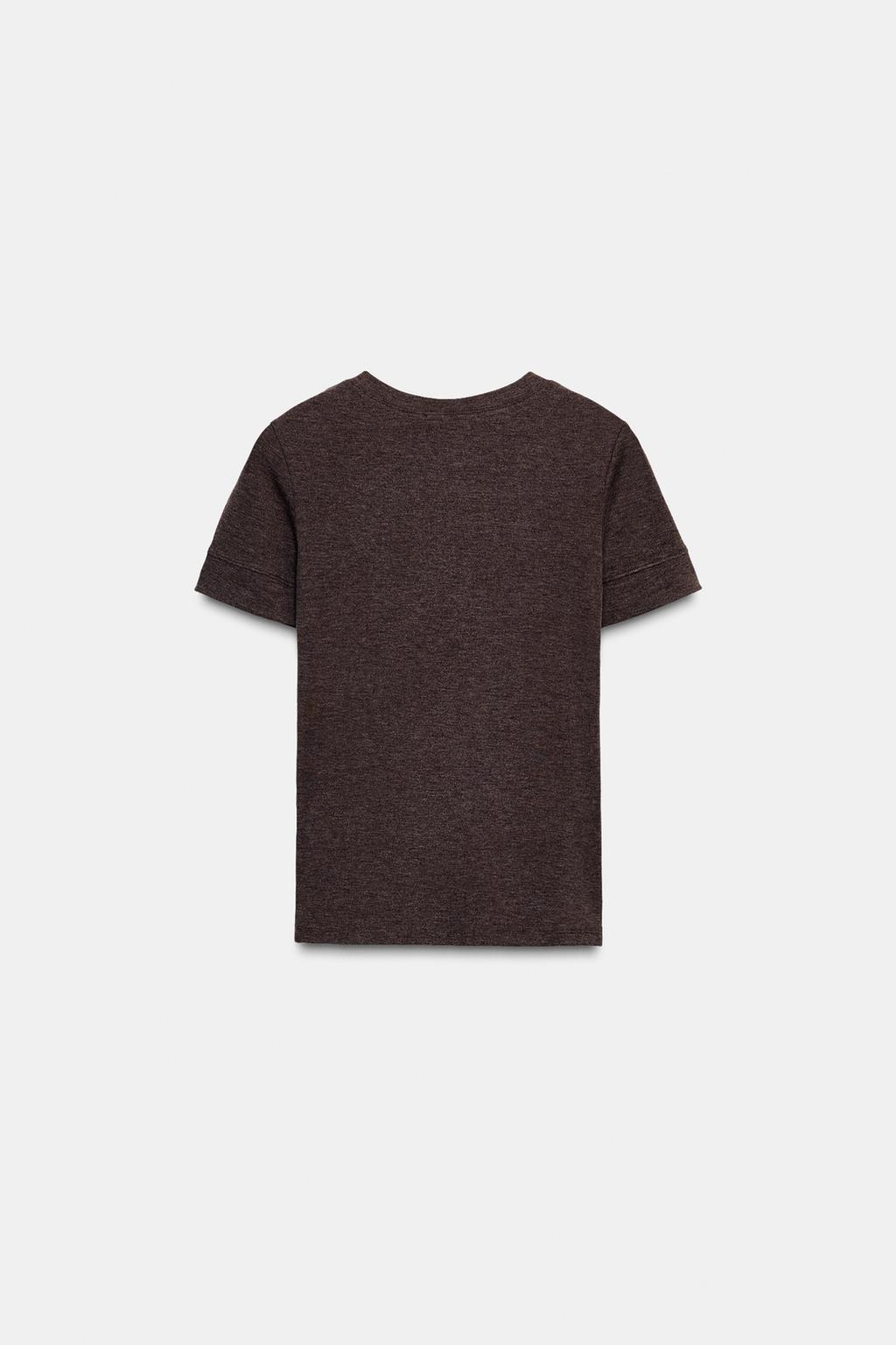 МИНИМАЛИСТИЧНАЯ ФУТБОЛКА С КОРОТКИМИ РУКАВАМИ