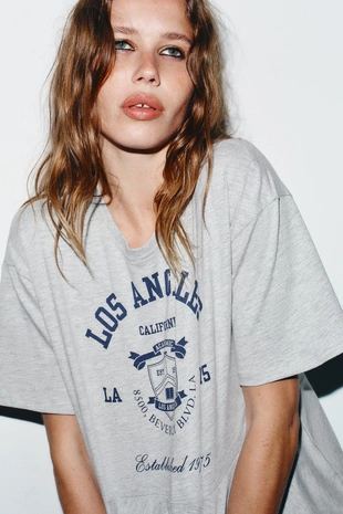 Футболка в стиле преппи с воланами- Заказать в России