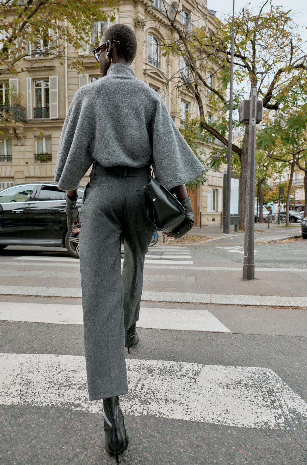 ДЖЕМПЕР С ШИРОКИМИ РУКАВАМИ