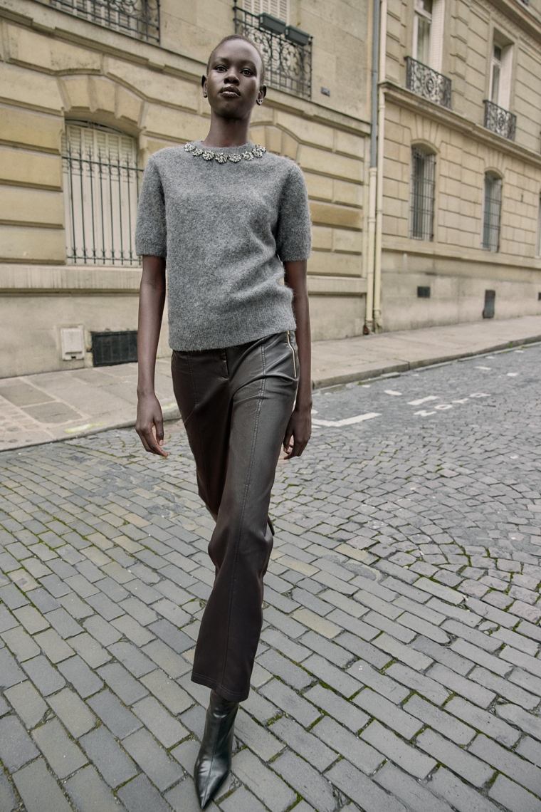 Zara Джемпер с короткими рукавами и драгоценными бусинами - Цвет