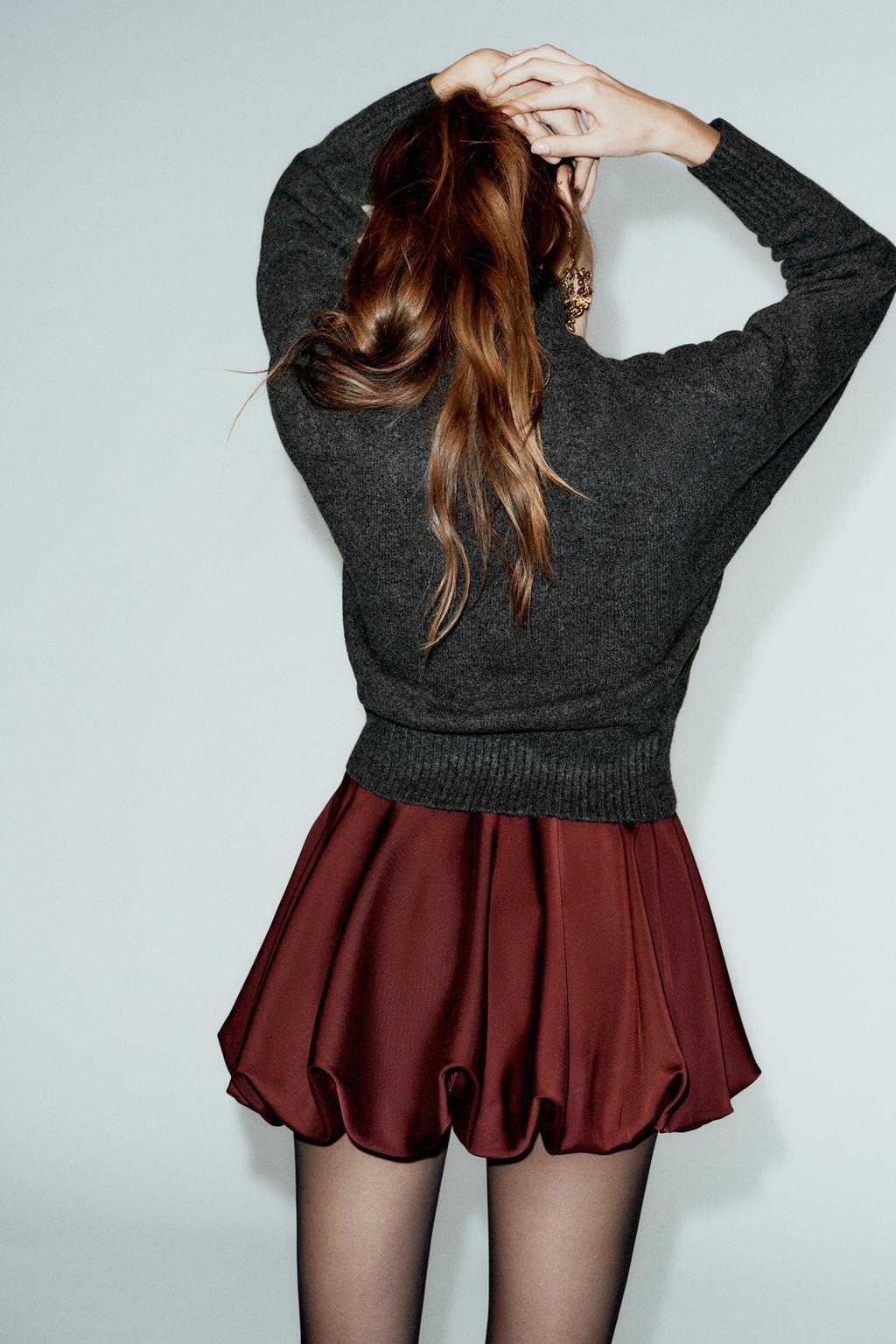 МЯГКИЙ ТРИКОТАЖНЫЙ СВИТЕР С ВОРОТНИКОМ-СТОЙКОЙ