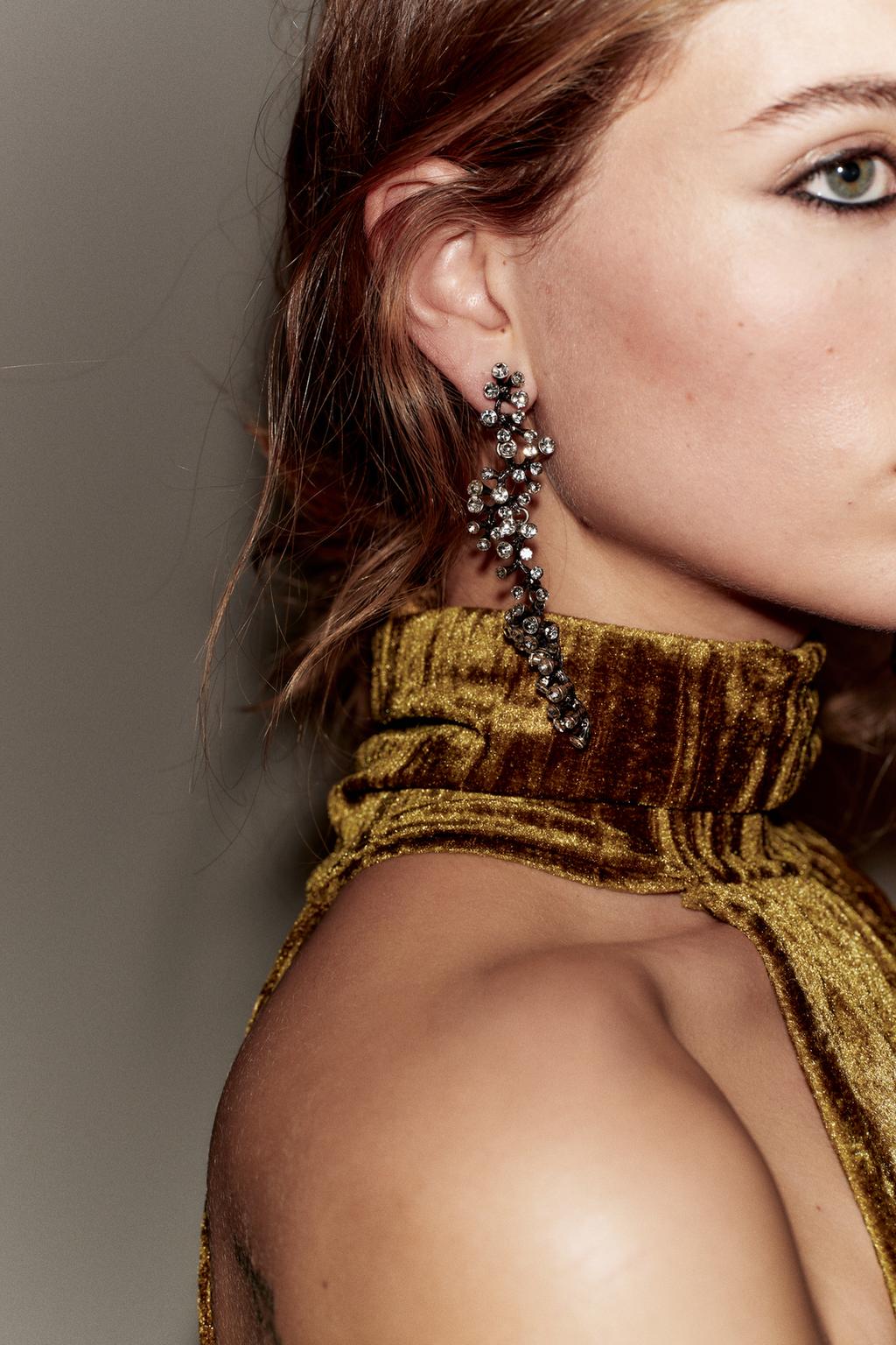 КАСКАДНЫЕ СЕРЬГИ СО СТРАЗАМИ