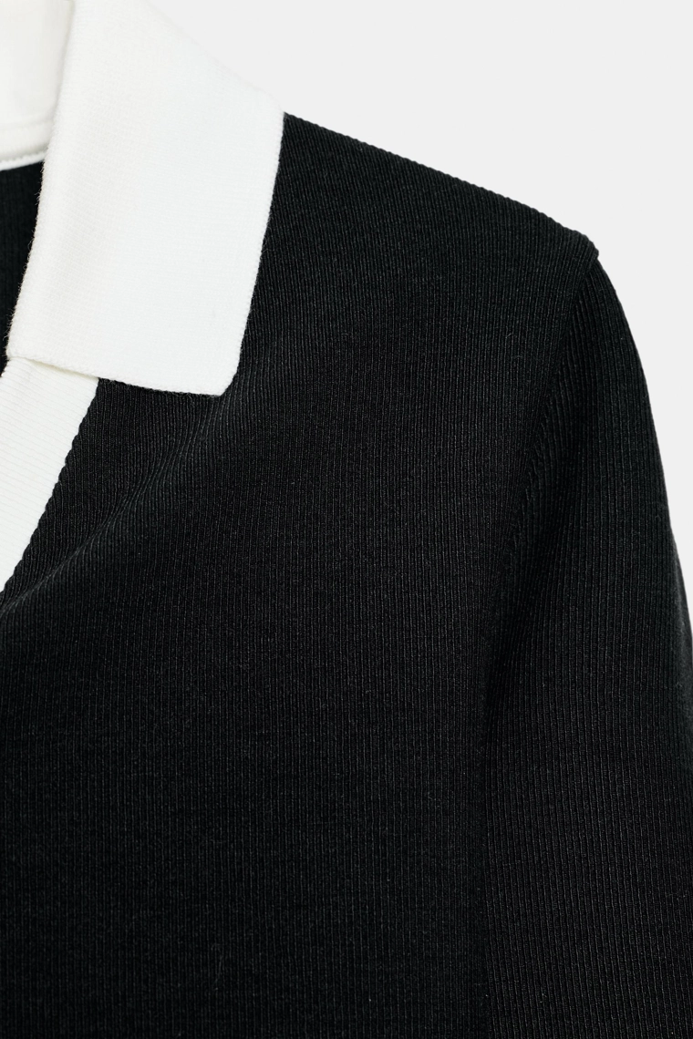 Контрастный поло-топ из интерлока