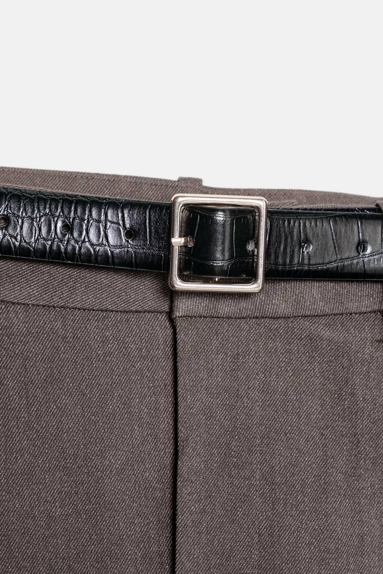 Брюки с подворотами и поясом