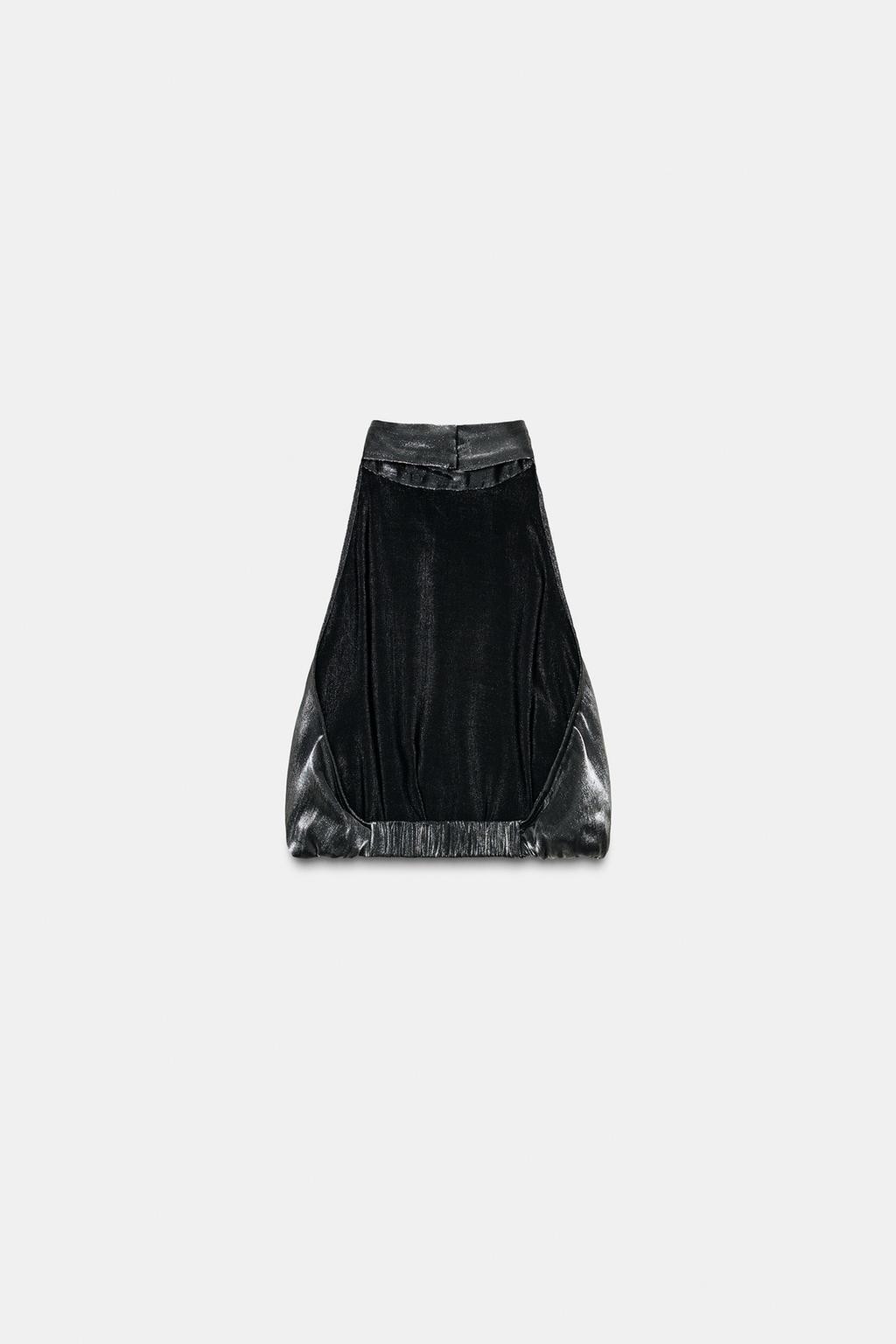 ЭЛАСТИЧНЫЙ ТОП С ГОРЛОВИНОЙ ХАЛТЕР