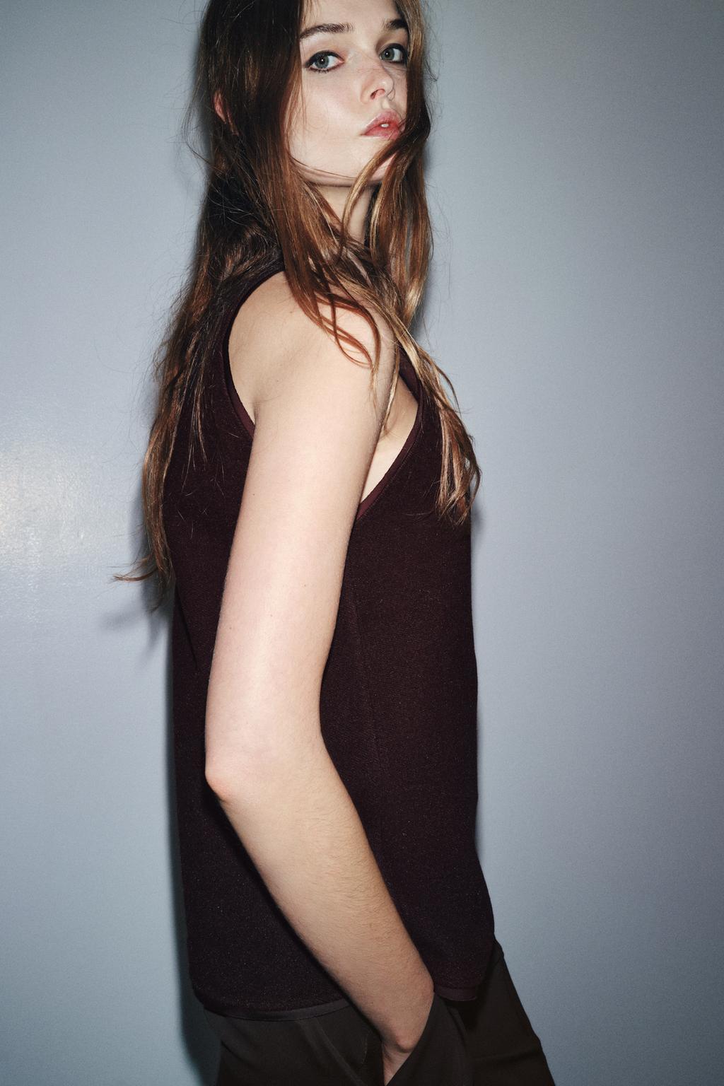 МЯГКИЙ ТОП БЕЗ РУКАВОВ