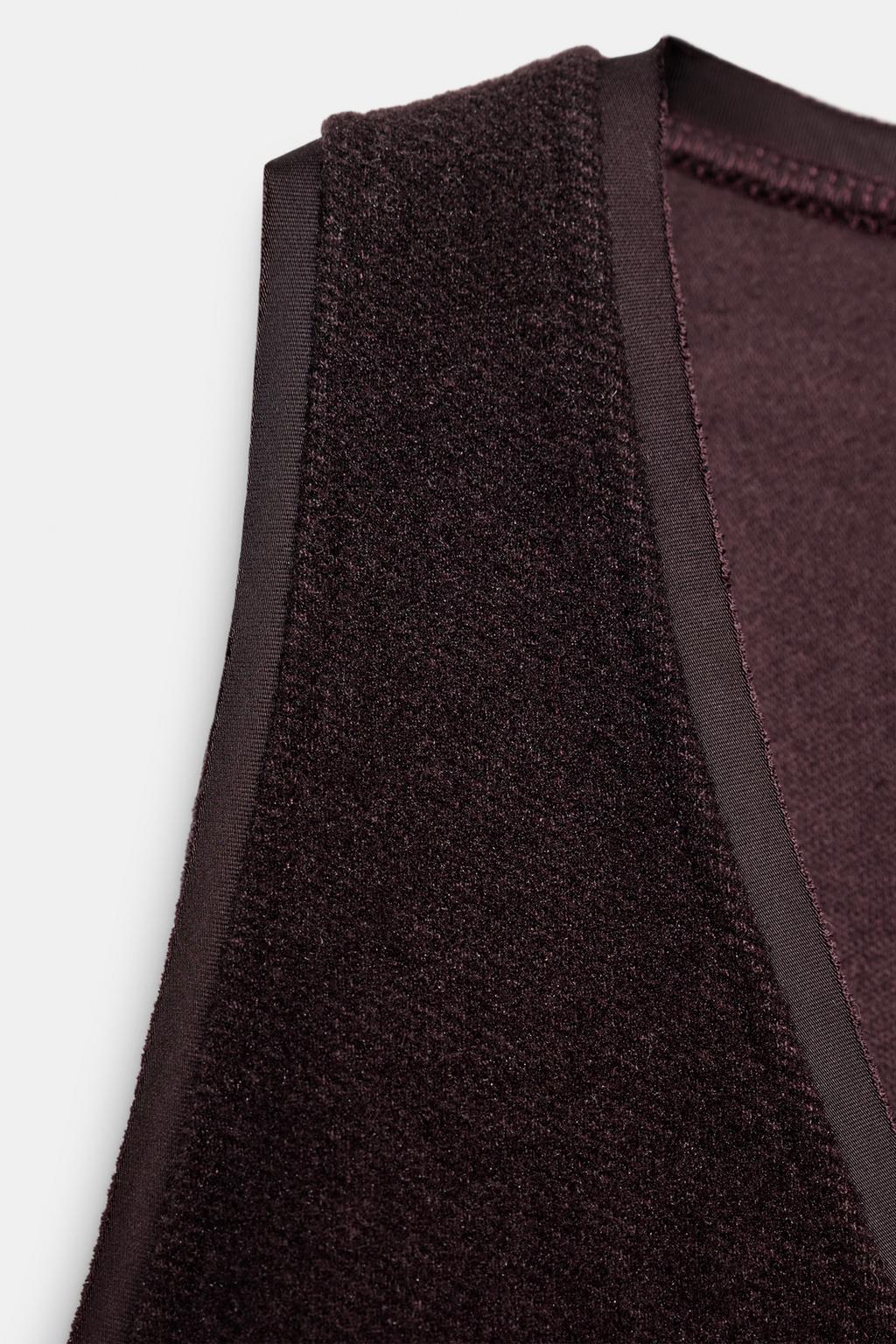 МЯГКИЙ ТОП БЕЗ РУКАВОВ