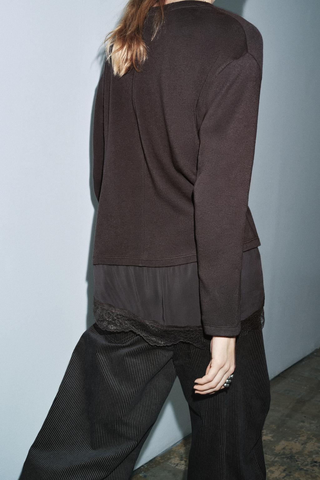 КОМБИНИРОВАННАЯ ФУТБОЛКА С КРУЖЕВОМ