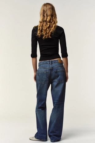 Футболка в рубчик с пуговицами