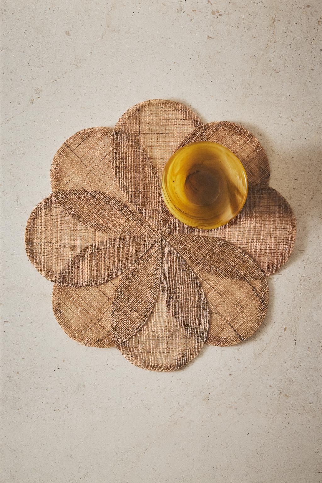 Цветочный подстаканник из рами