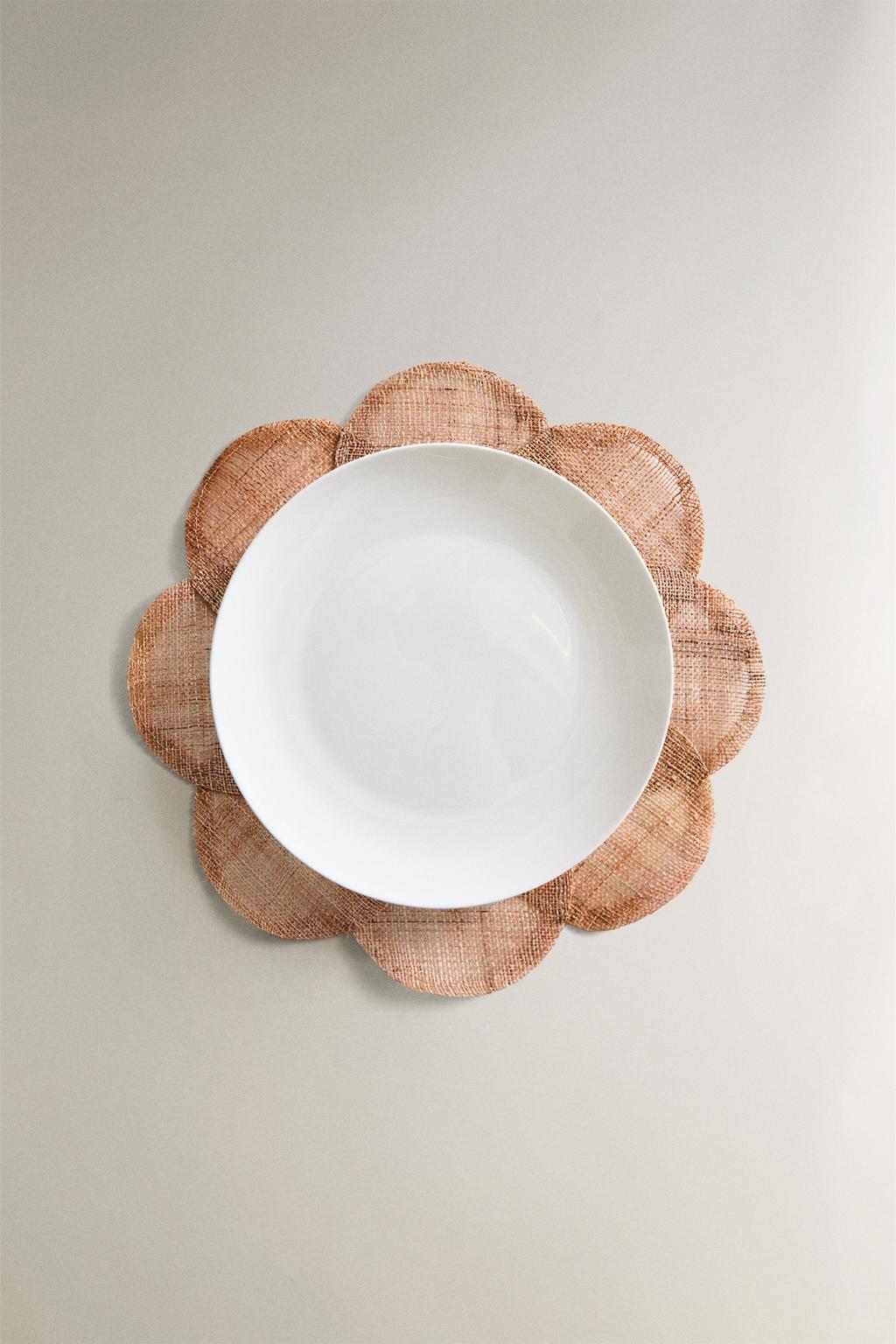 Цветочный подстаканник из рами