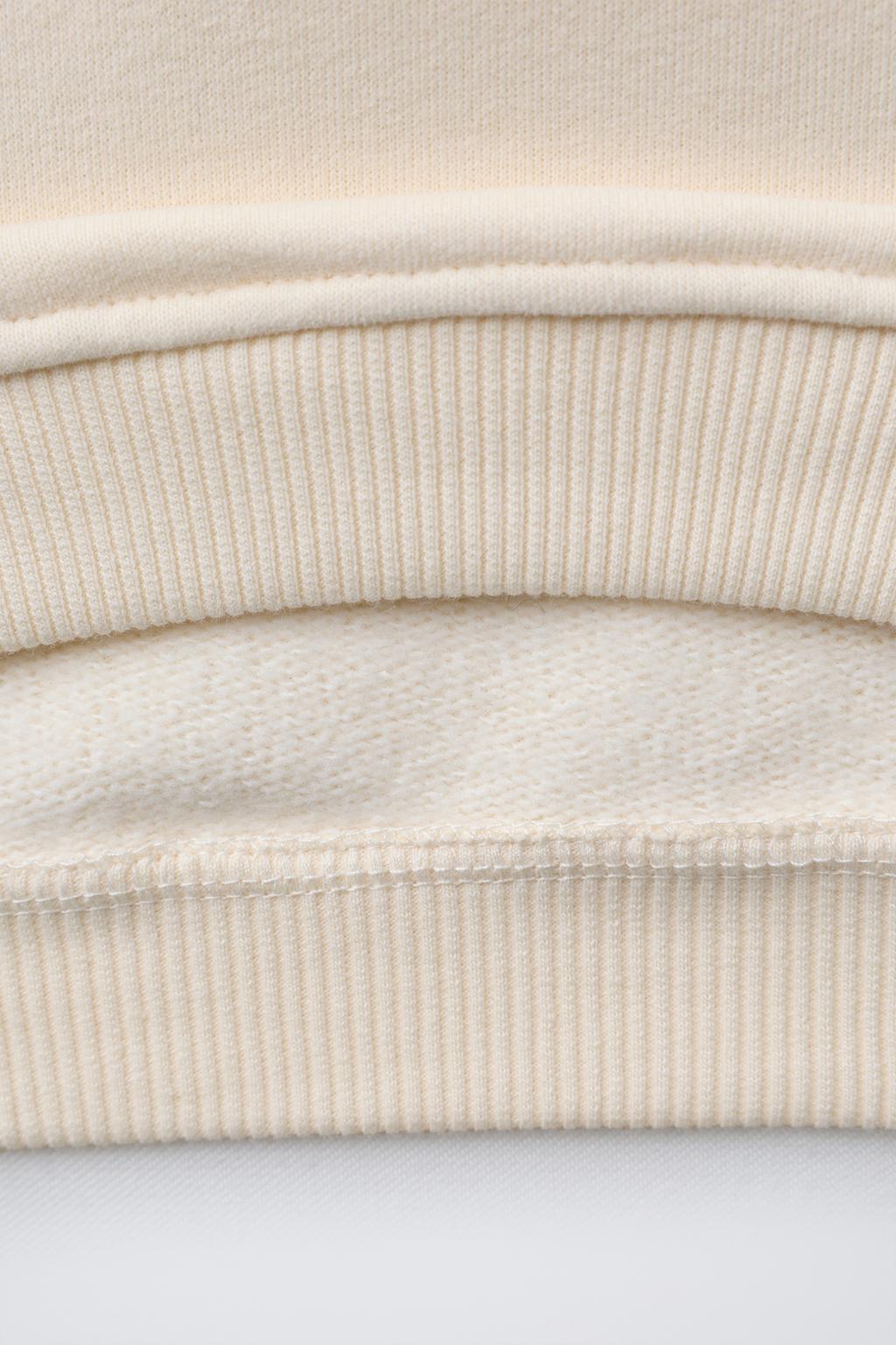 ТОЛСТОВКА С БЛЕСТЯЩЕЙ НАДПИСЬЮ