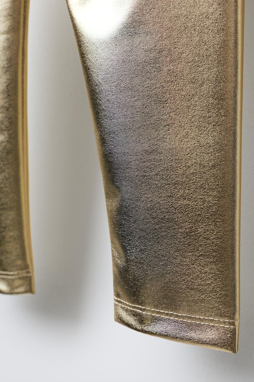 ЛЕГИНСЫ С МЕТАЛЛИЧЕСКИМ ЭФФЕКТОМ