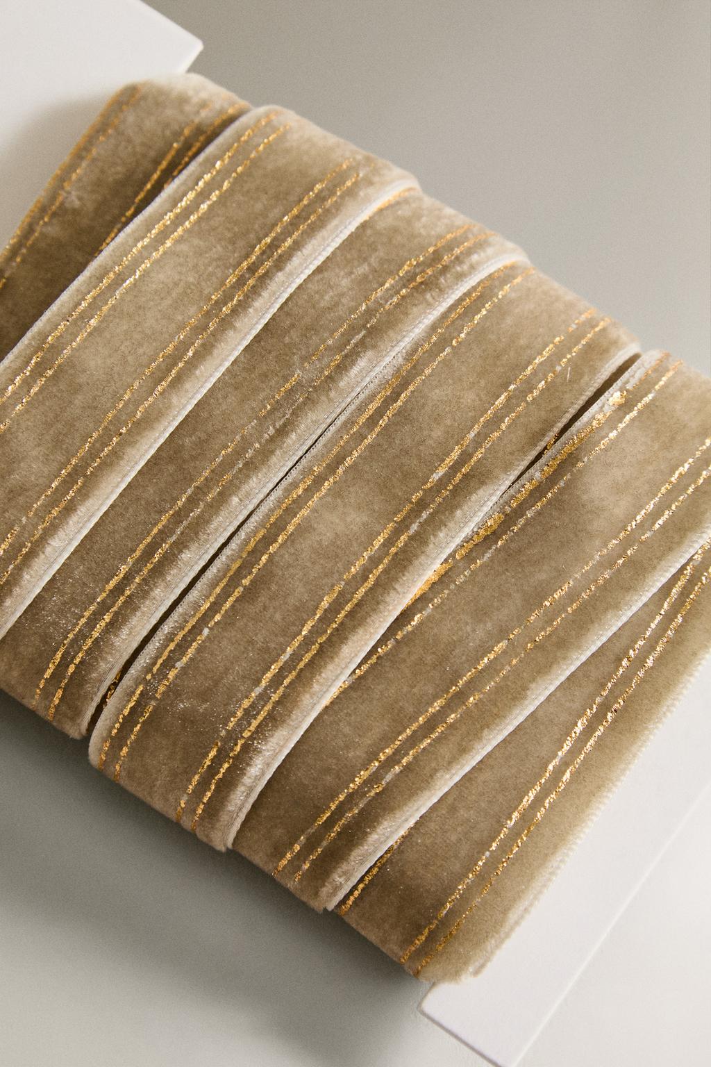 Бархатная новогодняя лента для подарков