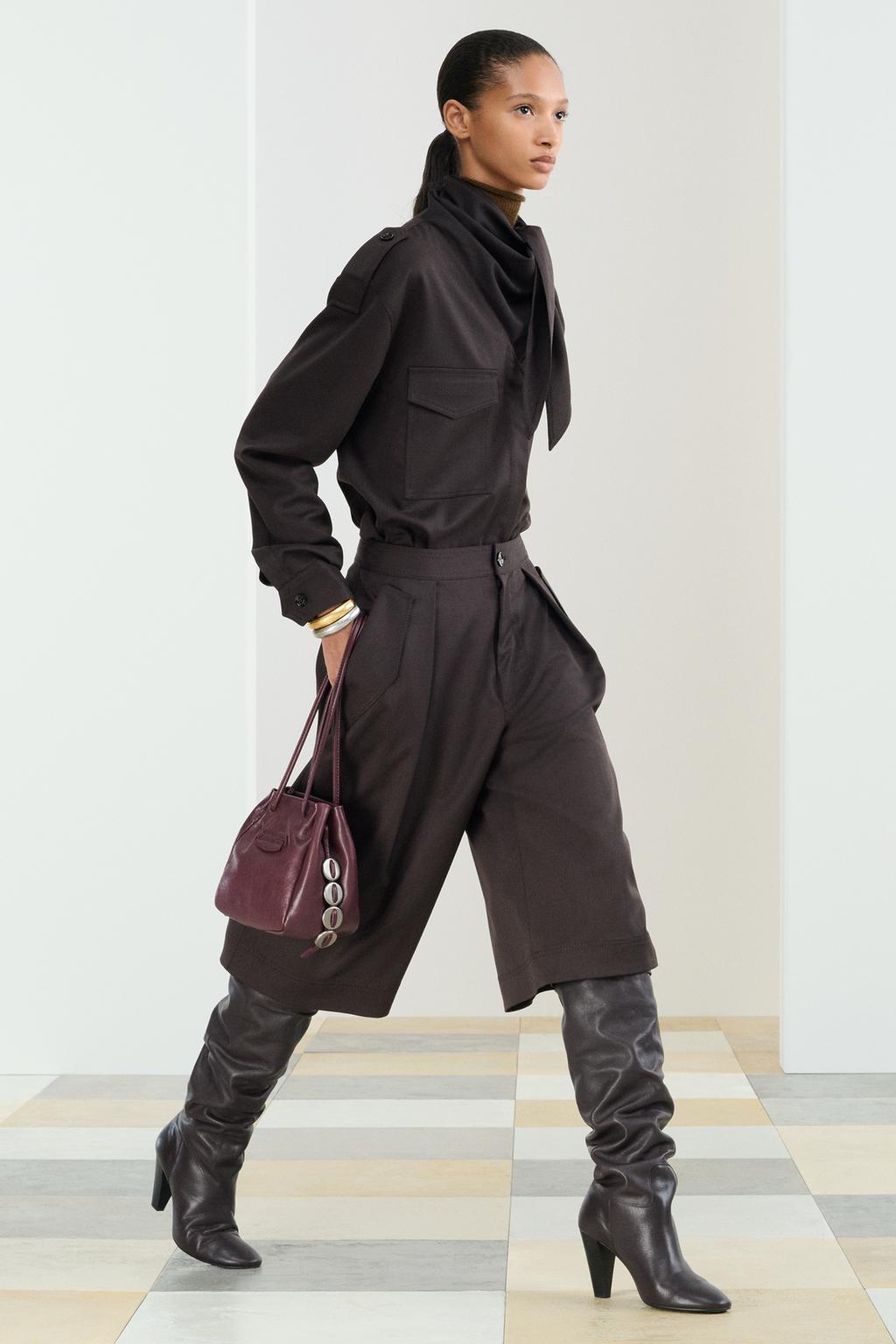 Кожаные ботфорты с ремешками