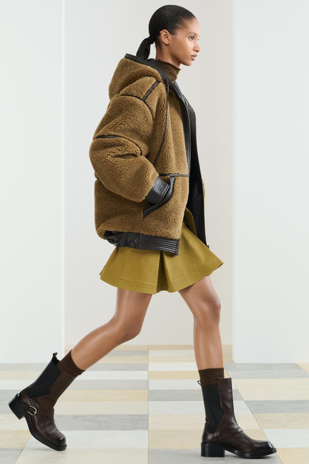 Кожаные сапоги с полоской на шею