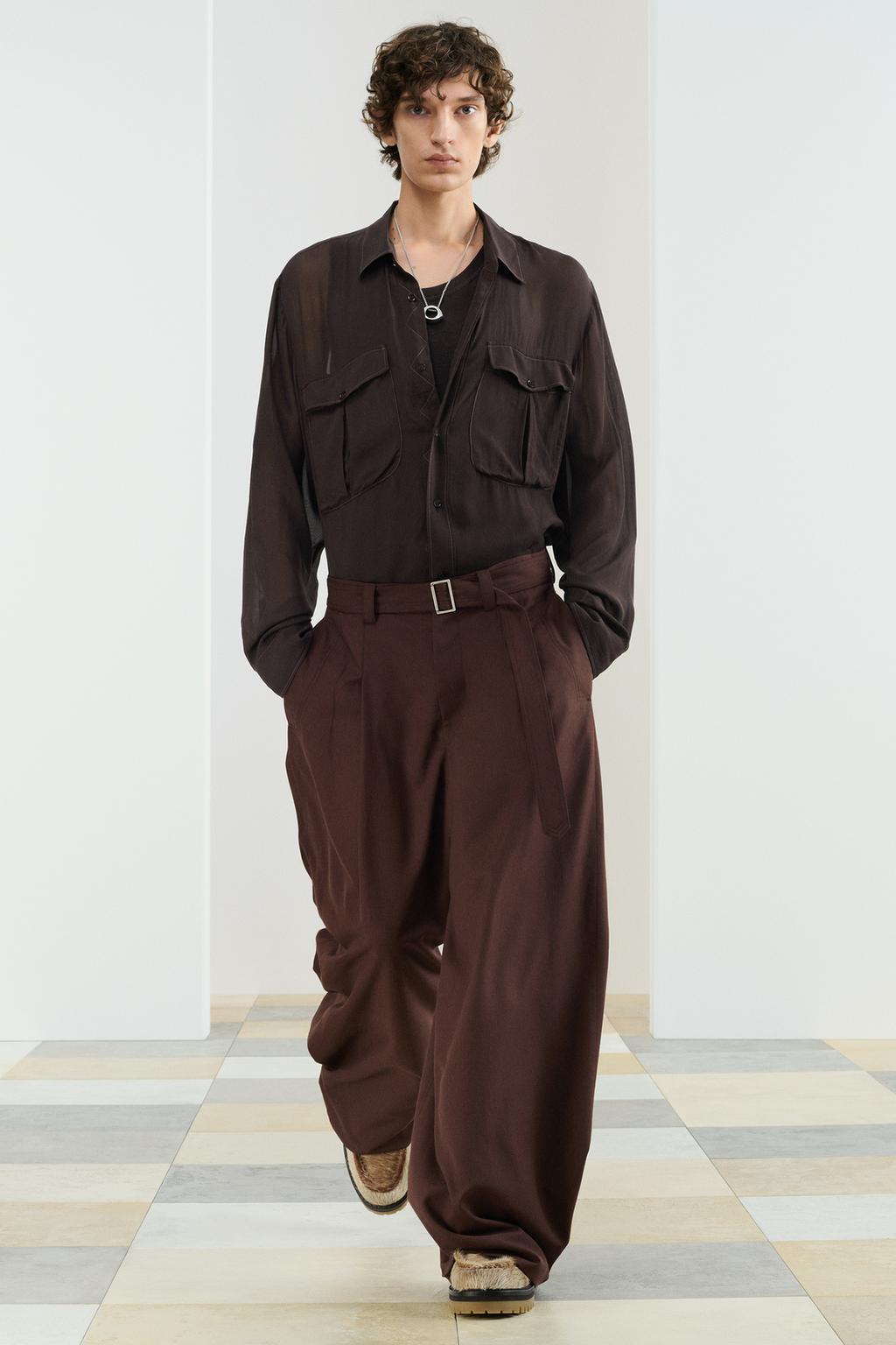 Коричневая рубашка