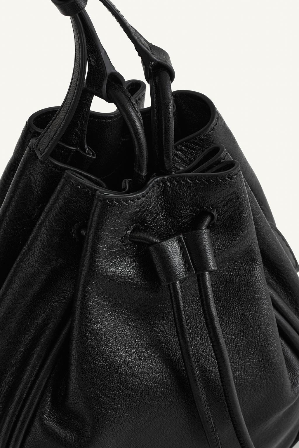 Кожаная сумка через плечо