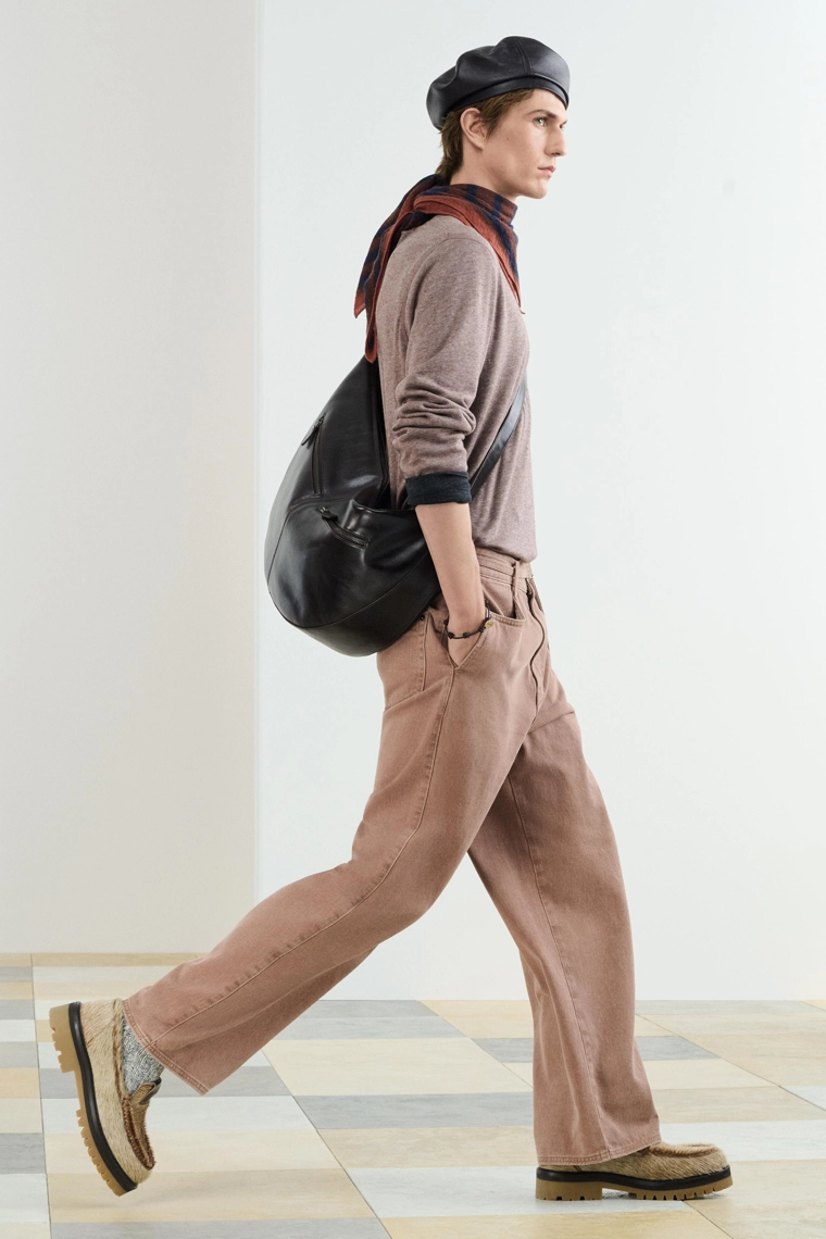 Кожанный браслет с узлами