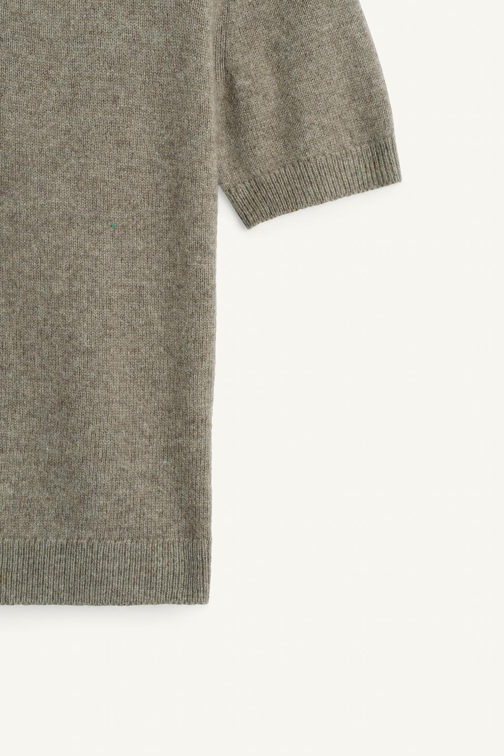 Поло с короткими рукавами и жаккардовым плетением