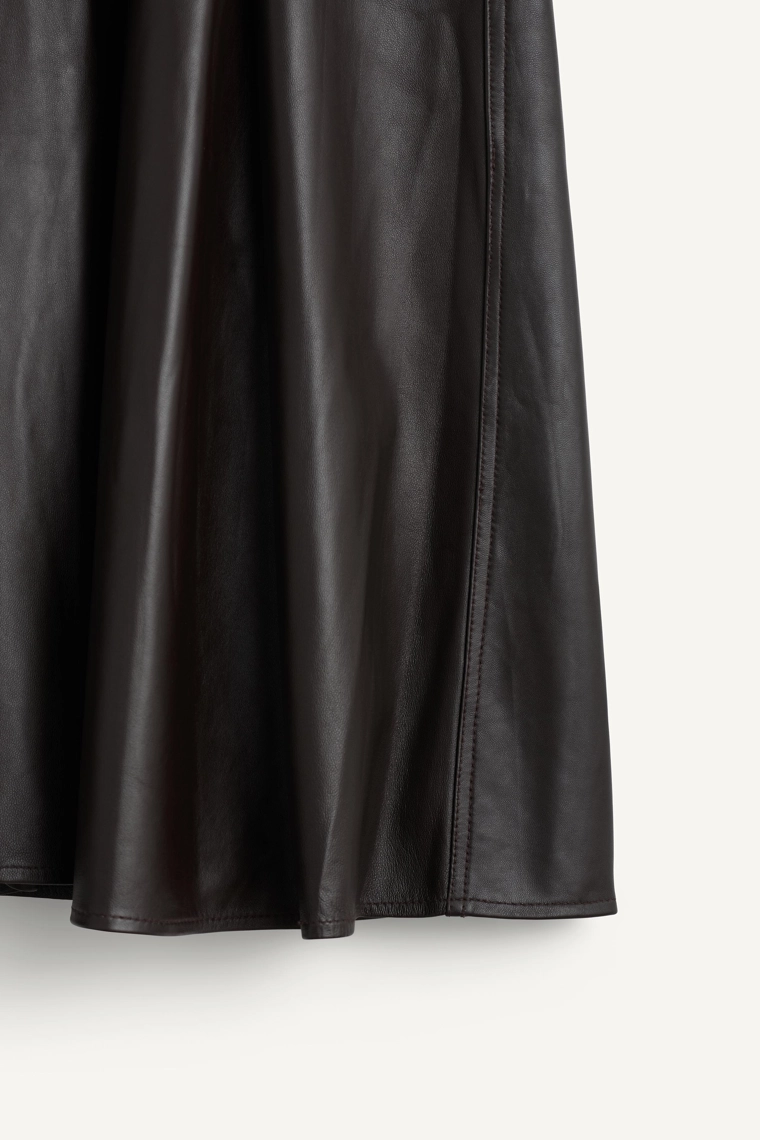 Миди-юбка из кожи