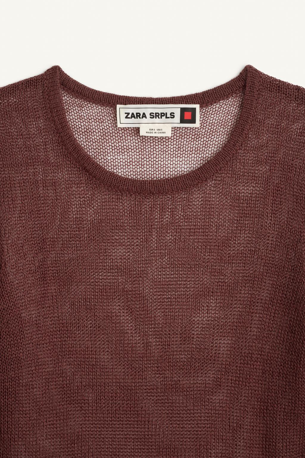 Свитер с высоким воротником