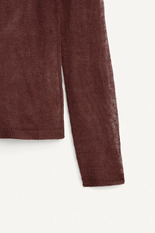 Свитер с высоким воротником