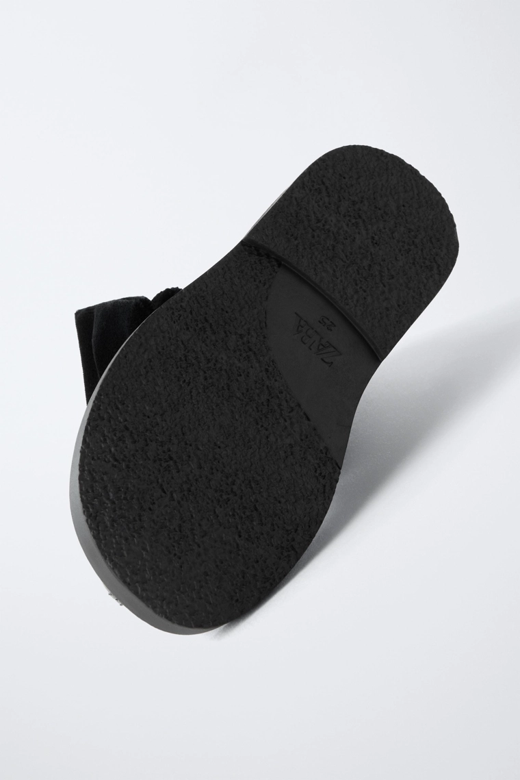 Ботильоны из лакированной кожи с бантом