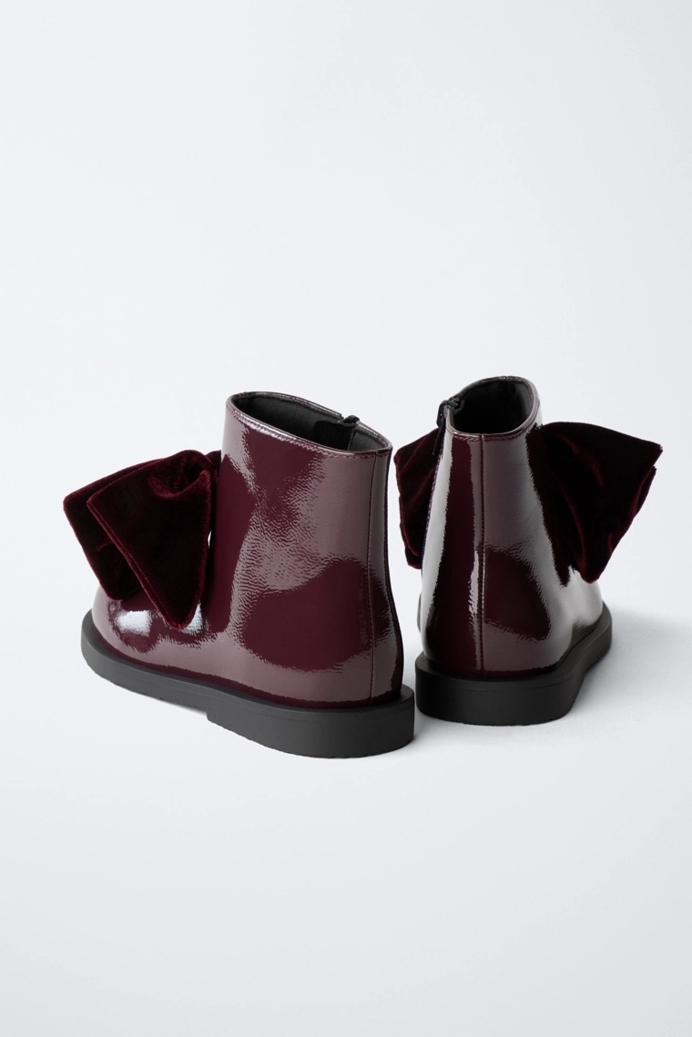 Лаковые ботильоны с бантом