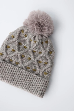 Sand | 3920/075/711 - Zara Трикотажная шапка в горошек с помпоном