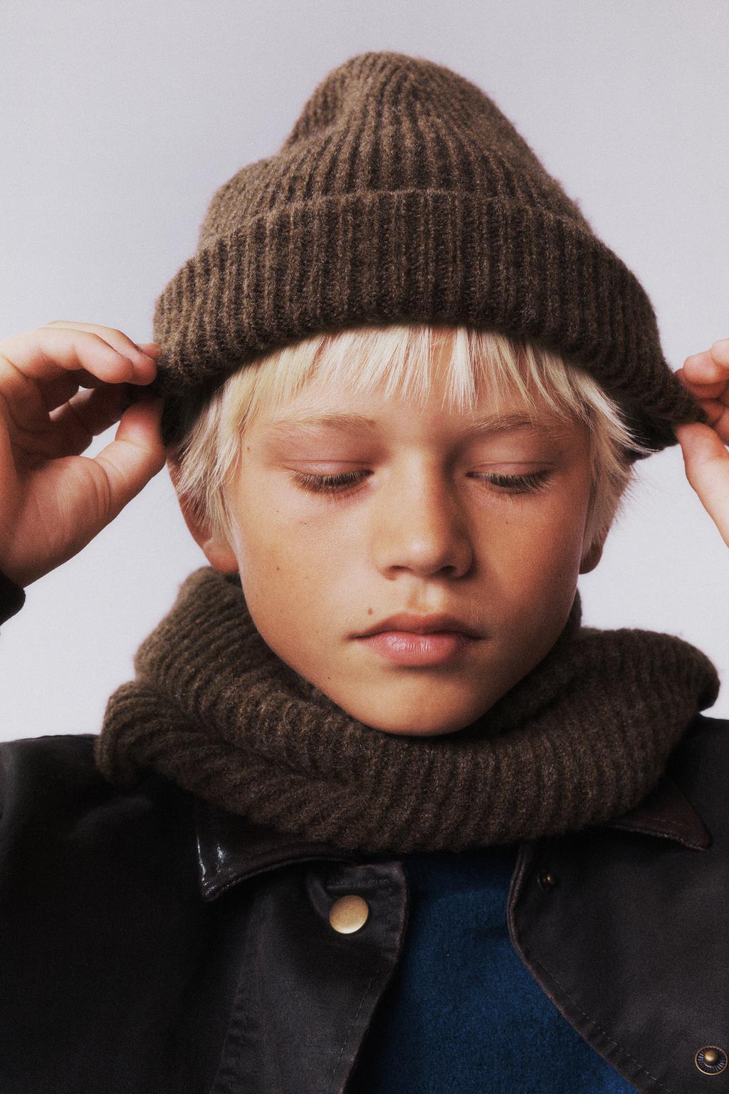 ТРИКОТАЖНЫЙ ШАРФ-СНУД С ПЕРЕКРЕСТНЫМ УЗОРОМ