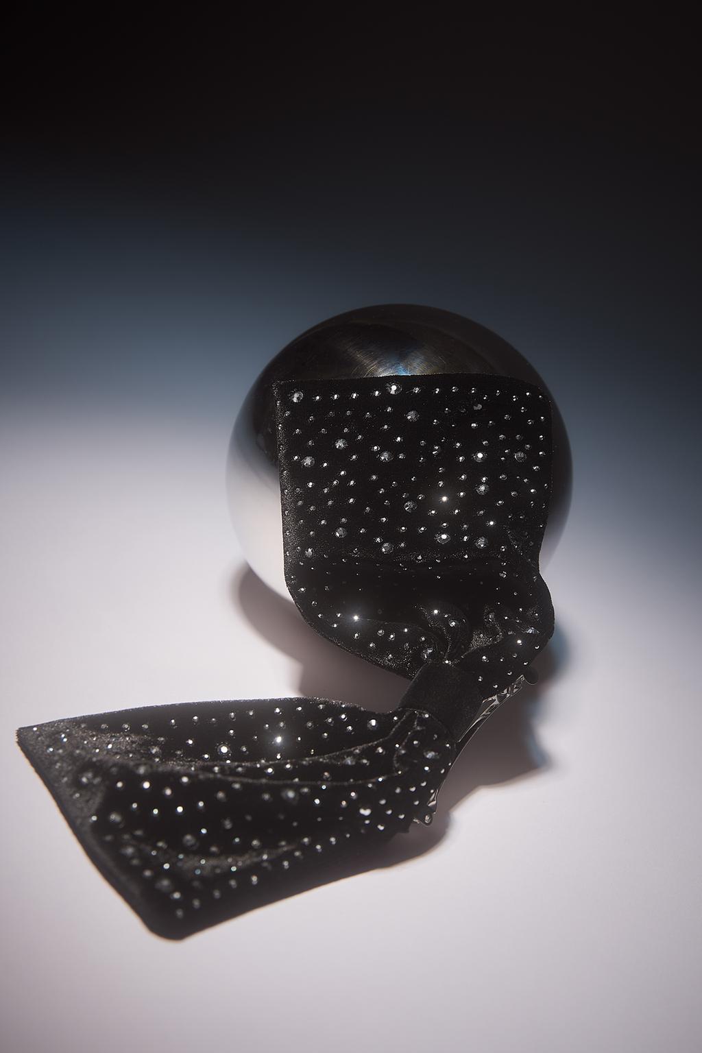 ЗАКОЛКА ДЛЯ ВОЛОС СО СТРАЗАМИ И БАНТОМ