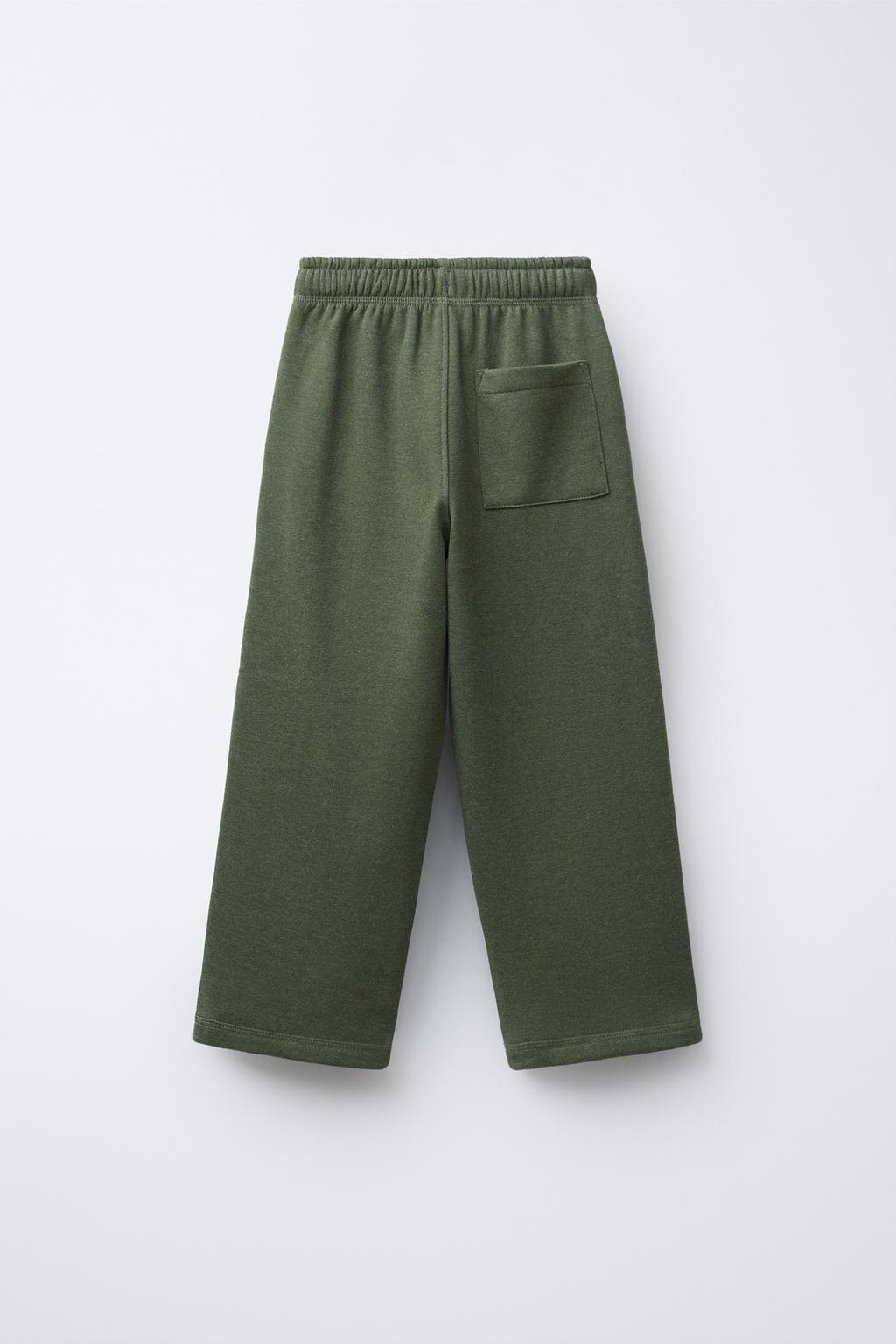 КОМПЛЕКТ ИЗ ТОЛСТОВКИ И БРЮК С НАДПИСЬЮ ИЗ ФУТЕРА