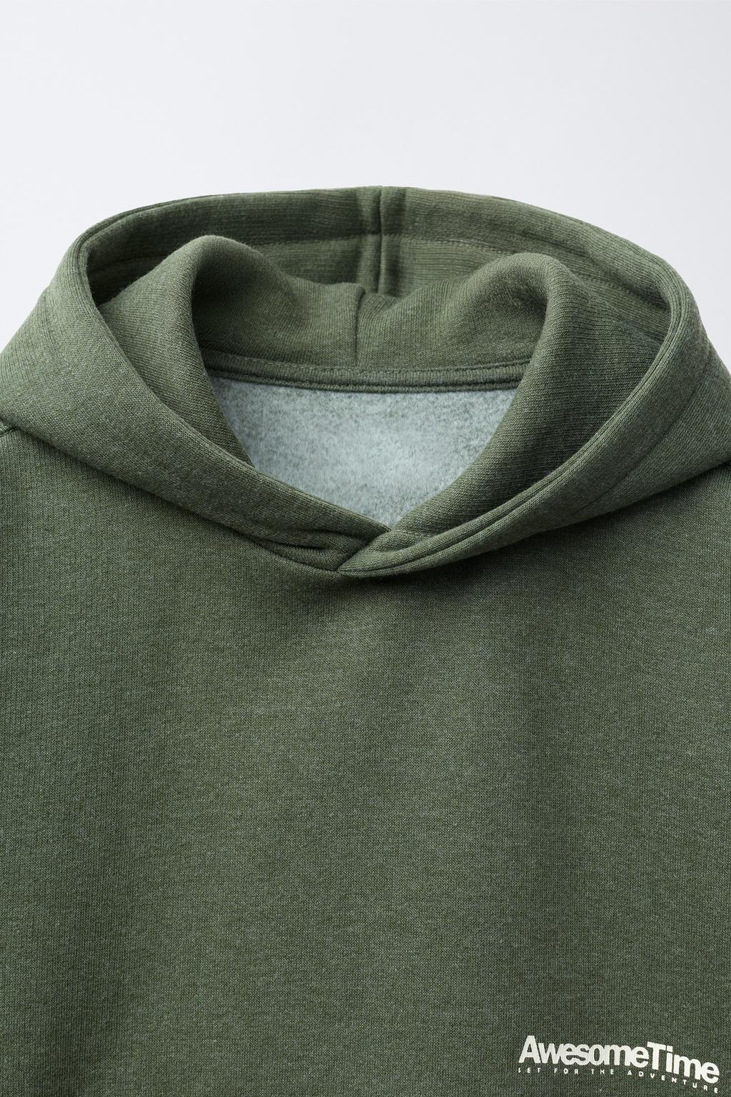 КОМПЛЕКТ ИЗ ТОЛСТОВКИ И БРЮК С НАДПИСЬЮ ИЗ ФУТЕРА