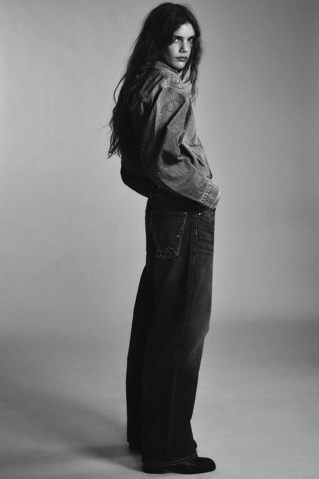 ДЖИНСЫ TRF С МЕТАЛЛИЧЕСКИМИ ЗАКЛЕПКАМИ