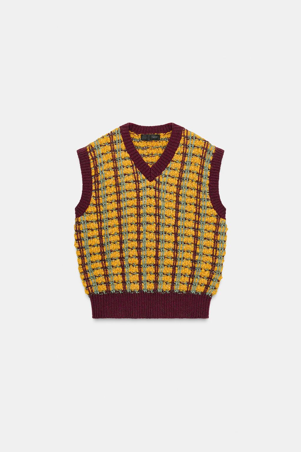 ЖИЛЕТ ИЗ РЕЛЬЕФНОГО ТРИКОТАЖА