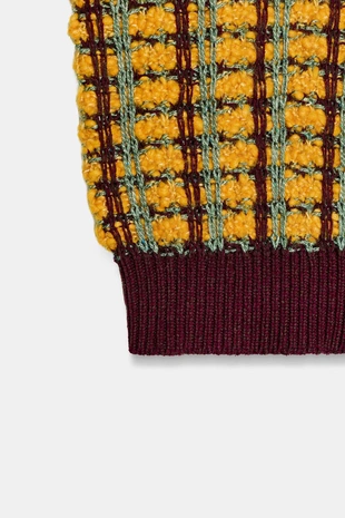 Жилет из рельефного трикотажа- Заказать в России