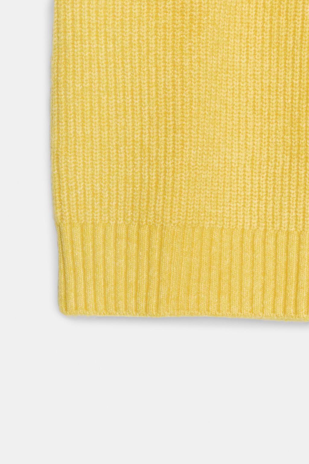 МЯГКИЙ ТРИКОТАЖНЫЙ ЖИЛЕТ