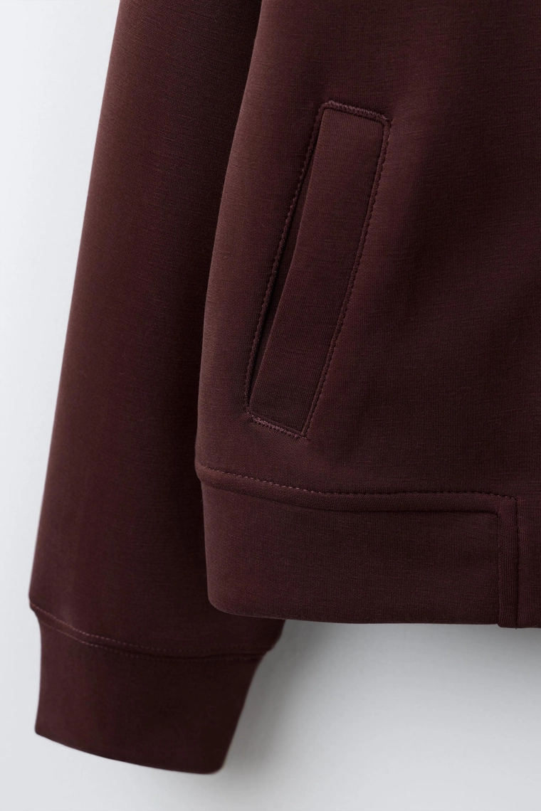 Стеганая спортивная куртка