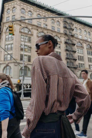 Рубашка оверсайз из поплина в полоску- Заказать в России