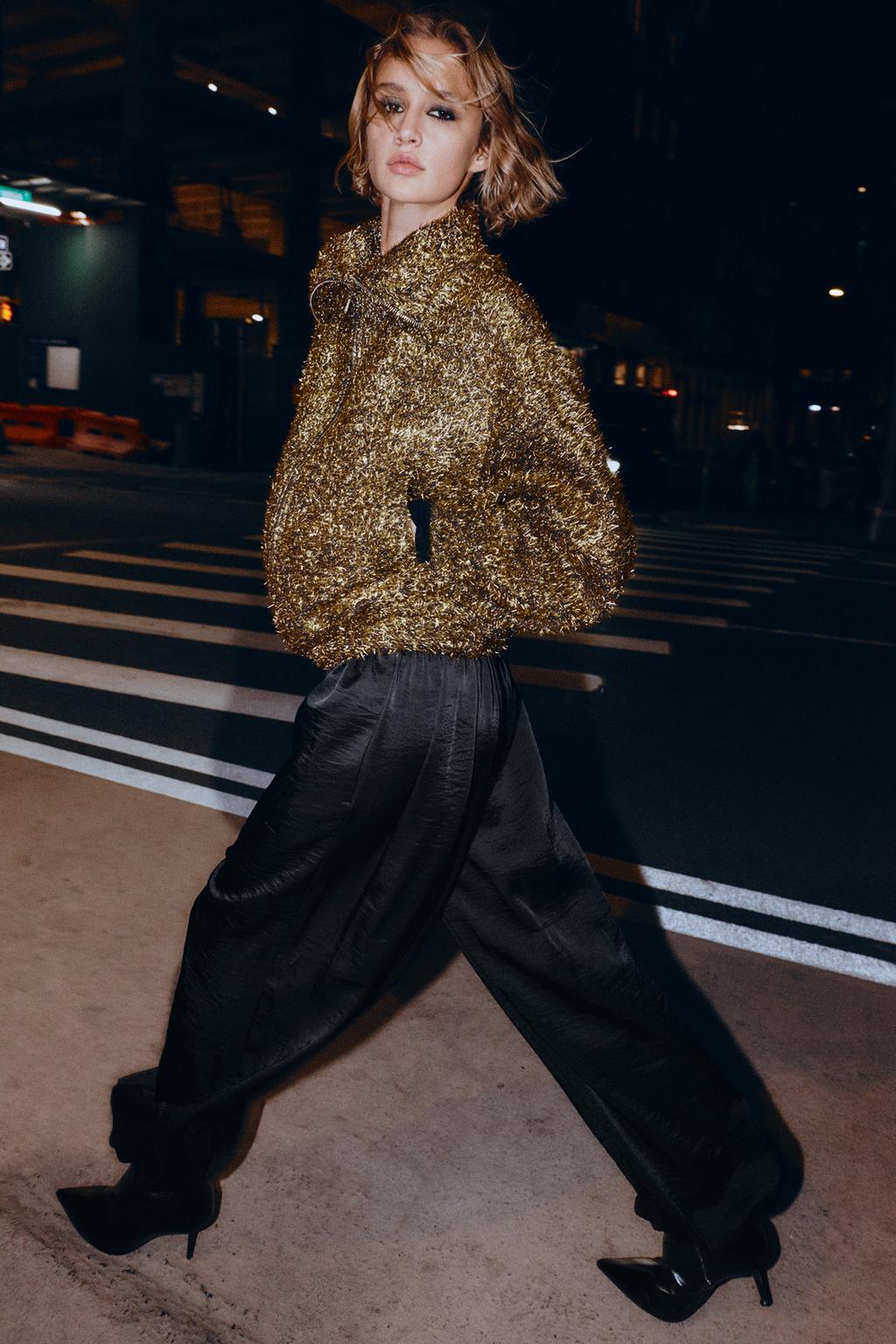 БОМБЕР С МЕТАЛЛИЗИРОВАННОЙ НИТЬЮ