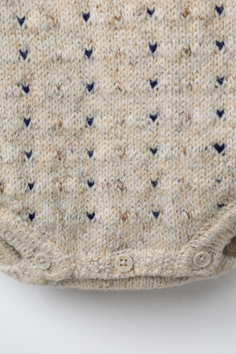 Плотный комбинезон с выкройкой звезды и оленя