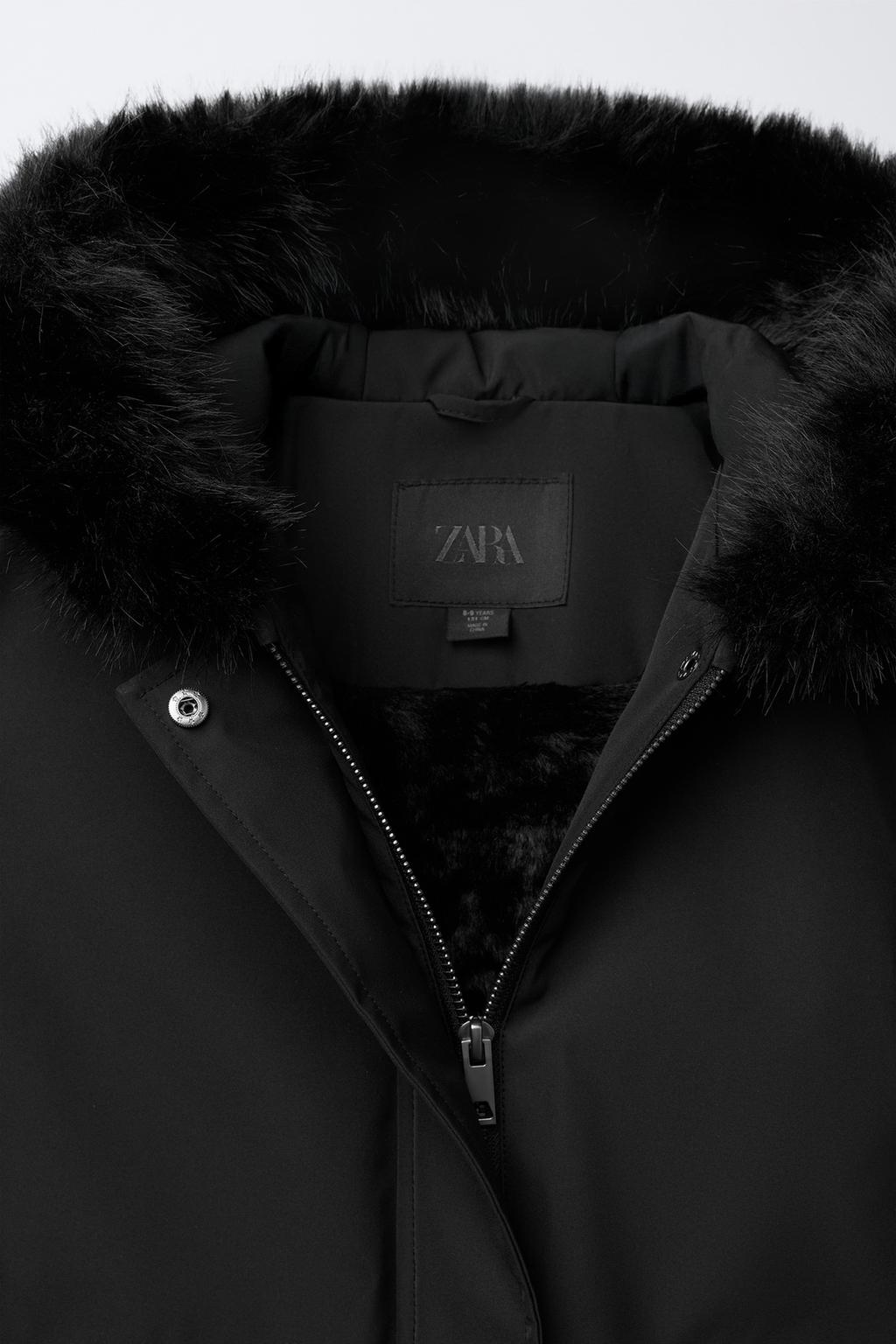 ПАРКА С КАПЮШОНОМ И ИСКУССТВЕННЫМ МЕХОМ