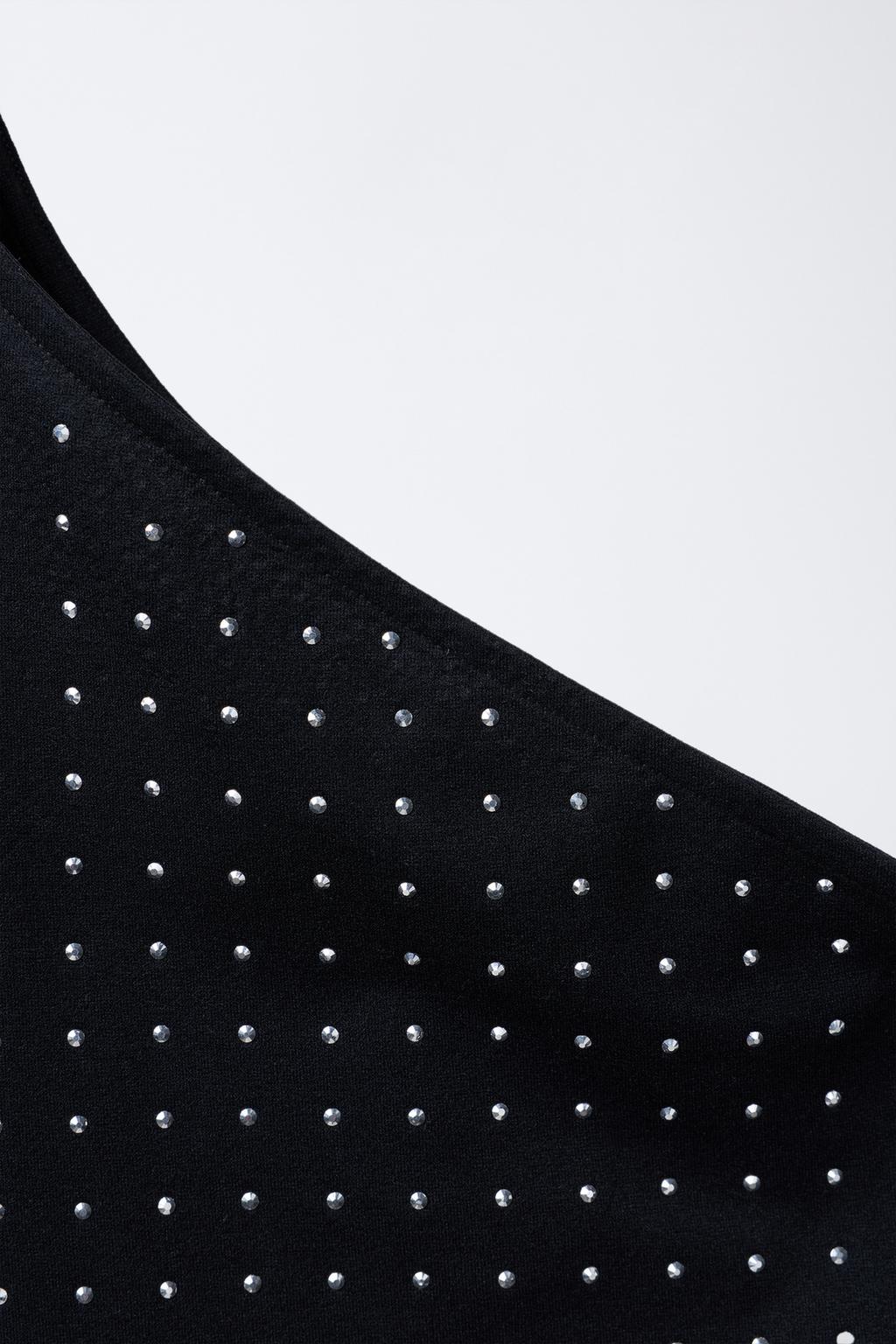 ФУТБОЛКА АСИММЕТРИЧНОГО КРОЯ БЕСШОВНАЯ СО СТРАЗАМИ