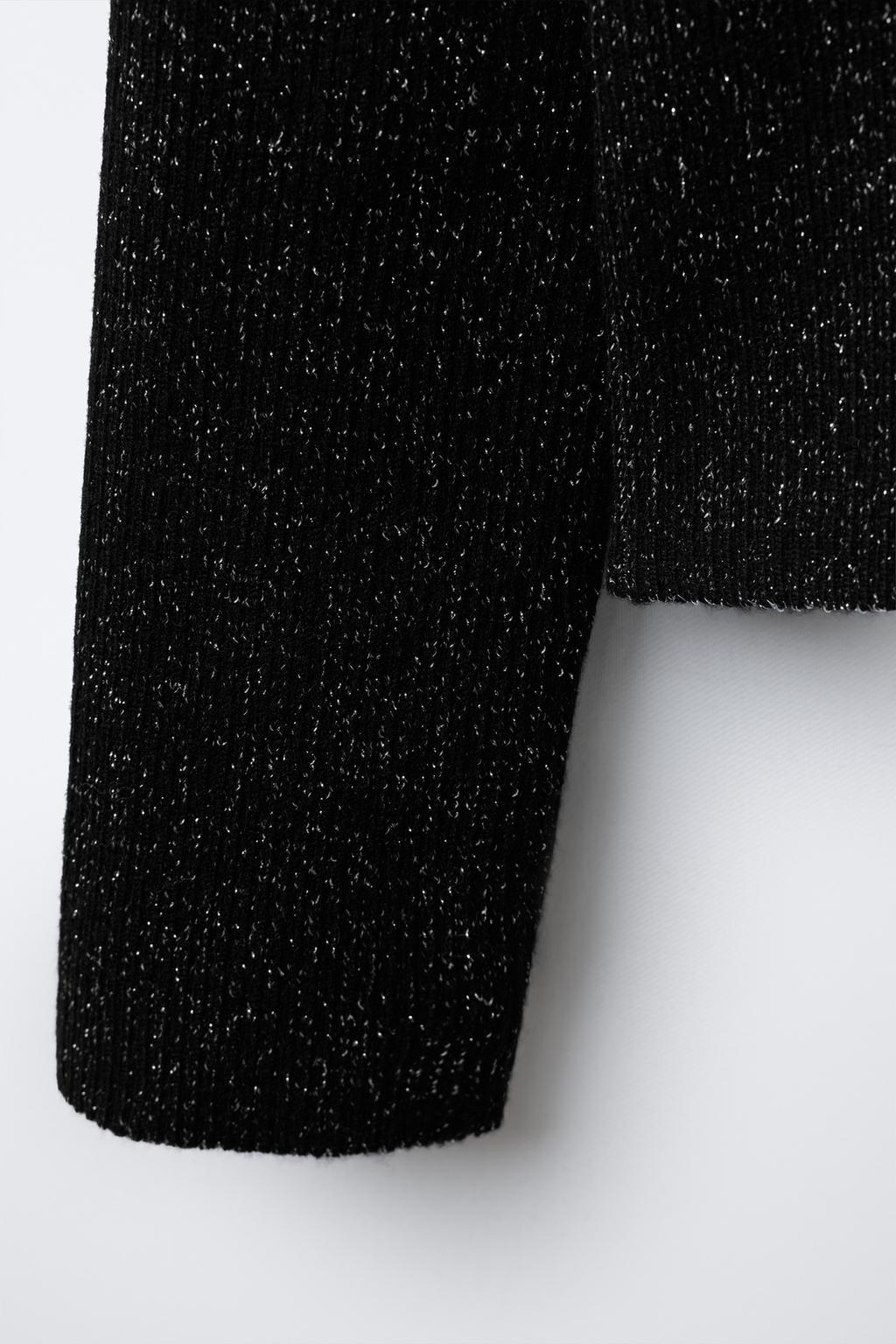 АСИММЕТРИЧНЫЙ СВИТЕР С БЛЕСТЯЩИМИ ДЕТАЛЯМИ