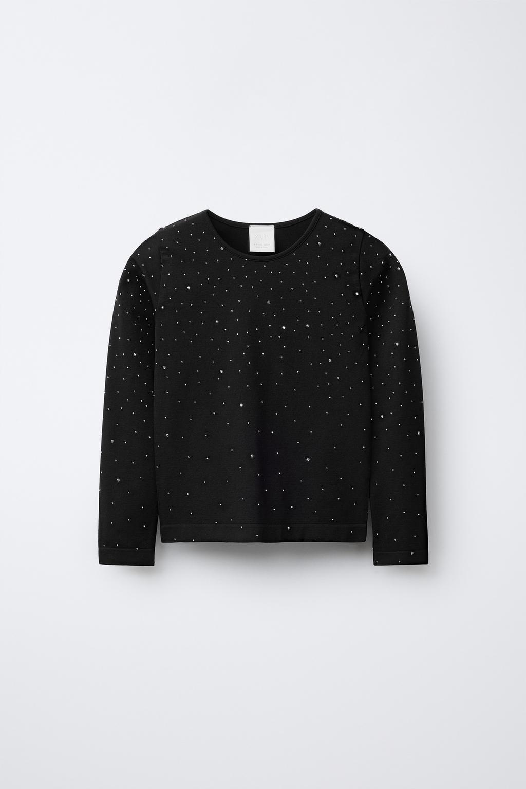 БЕСШОВНАЯ ФУТБОЛКА СО СТРАЗАМИ