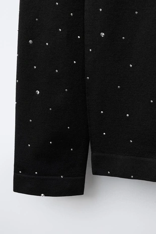 Бесшовная футболка со стразами- Заказать в России