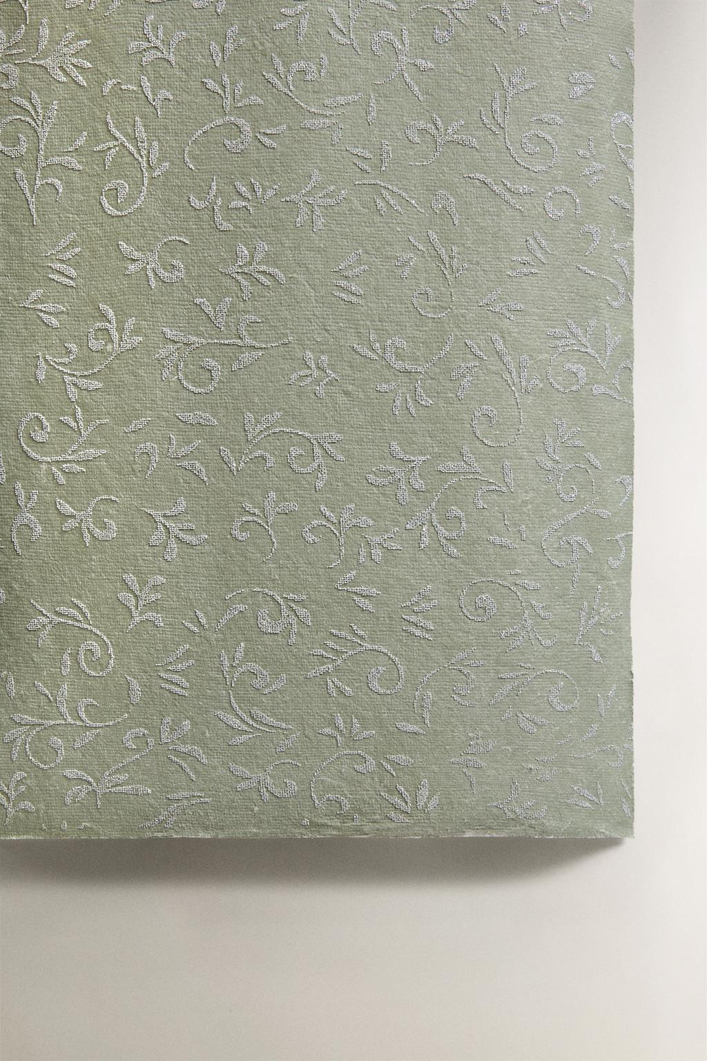 Зимняя блестящая упаковочная бумага с листьями