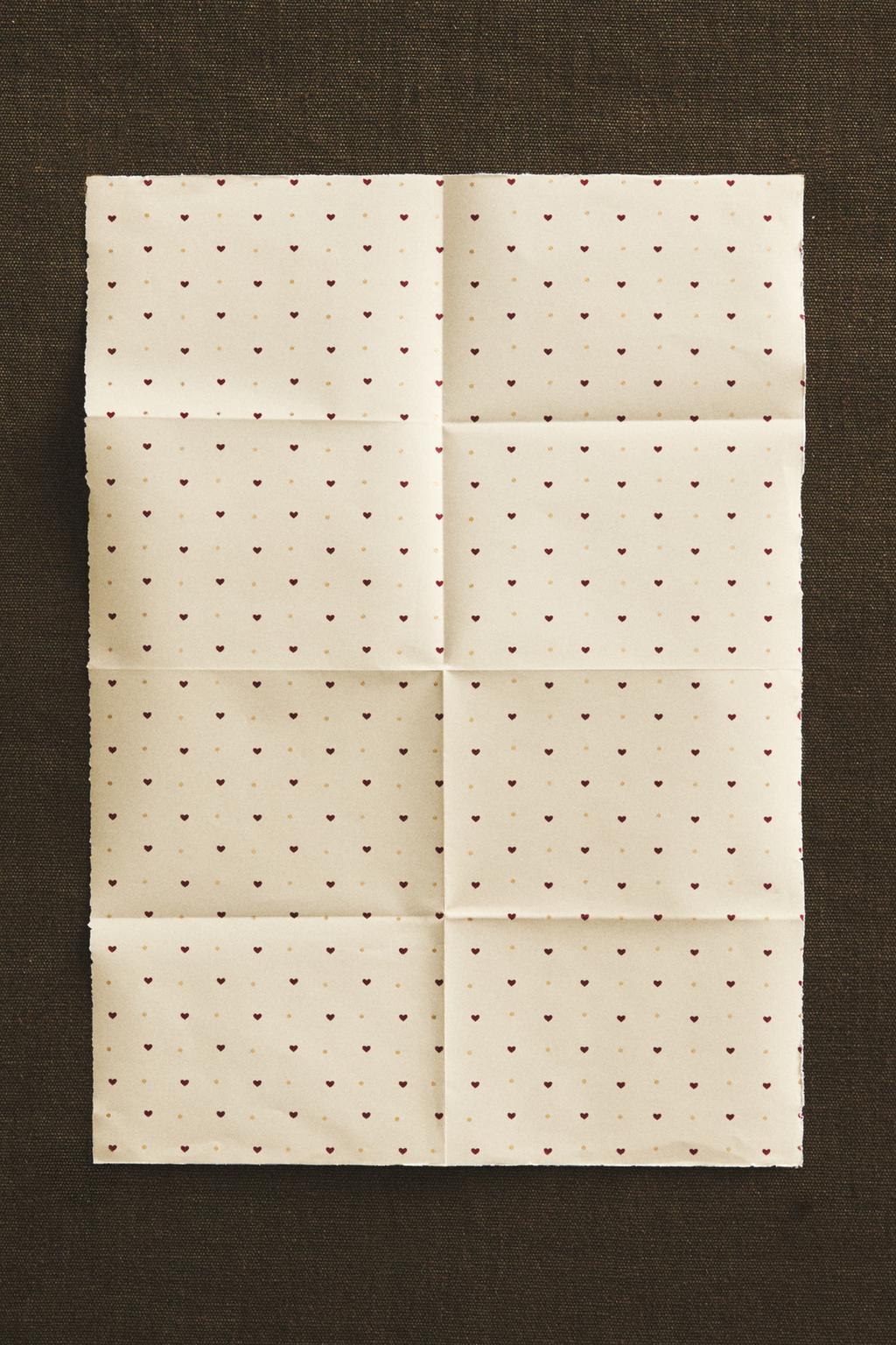 Подарочная упаковка для рождества с сердечками