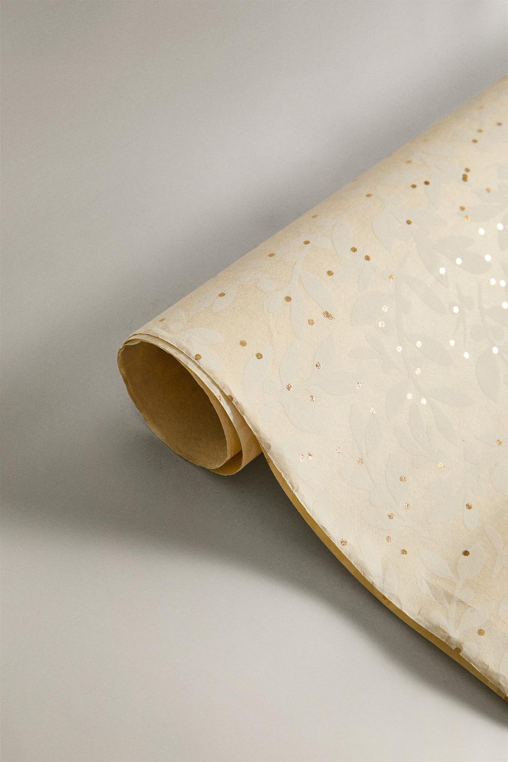 Бумага для упаковки подарков с изображением падуба и блестящих точек zara